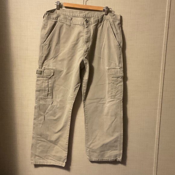 Wrangler Men's Light Tan Cargo Pants - Picture 1 of 5